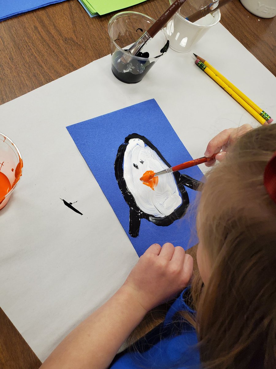 KNGSuperStars's tweet photo. We made polar bears for the arctic polar region last week and are making penguins for the Antarctic polar habitat today! #ecology #ELA https://t.co/lwzTF0La5Z