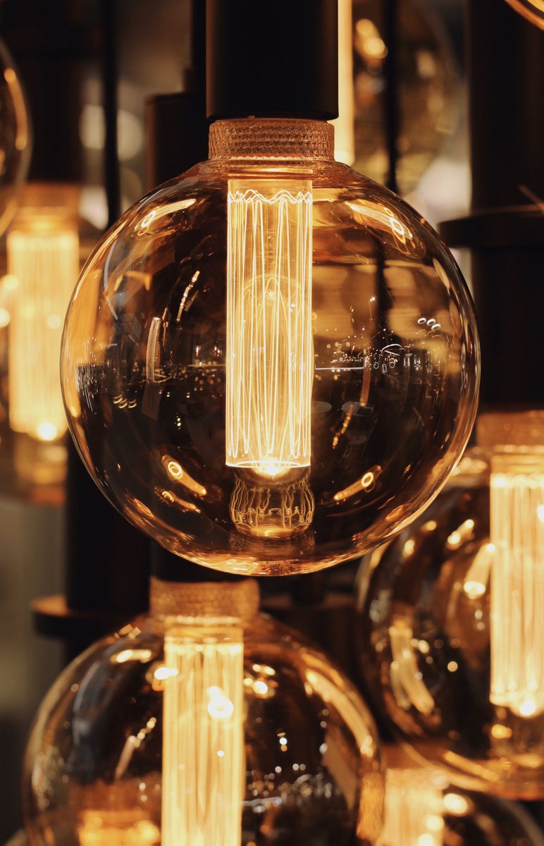 StoneLighting's tweet photo. We are all about our #PennyLane collection. Don’t miss out!
#stonelighting #lightingdesign #lamps #bulbs https://t.co/6U1CHZlRhP