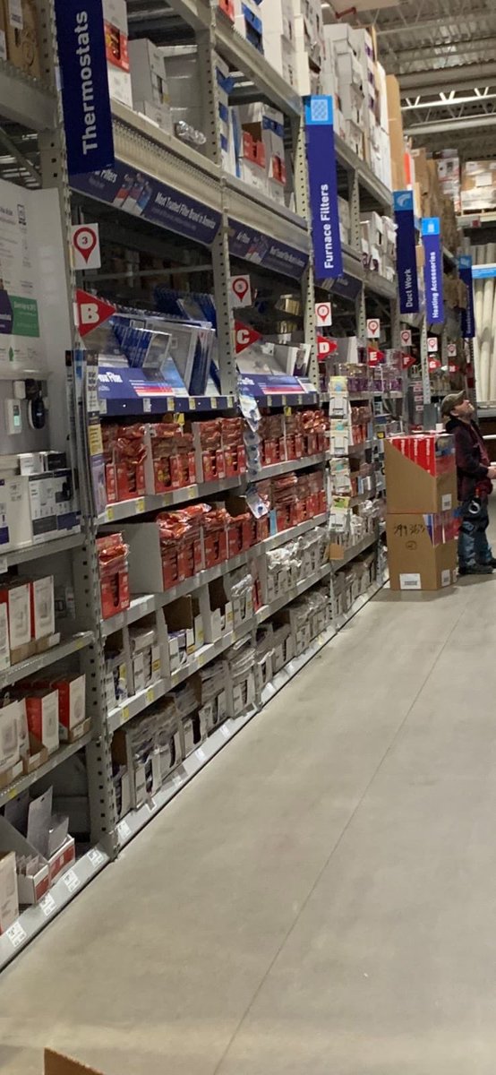 kplowery6b's tweet photo. Some serious power packdown in air filters @ 516 Frederick! #sellsomestuff @BlueBoxR1 @BenitoKomadina @GaryShanholtz https://t.co/B6kZc07duV