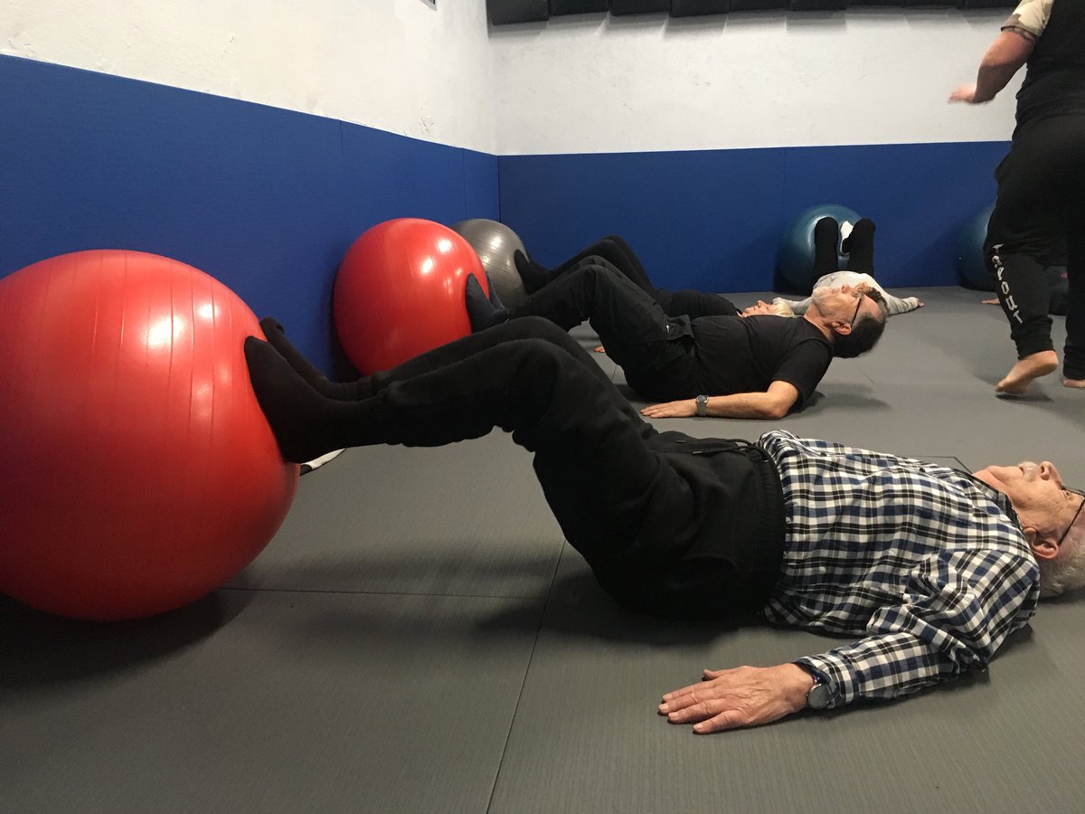 SenMarseille10's tweet image. Les #resolutions2020 sont prises aux @senioriales de Marseille St loup !  Le #sport 🏋️‍♀️🤸🏻‍♂️ c’est la #santé Tous seniors, tous champions. Avec SKMS Academy.