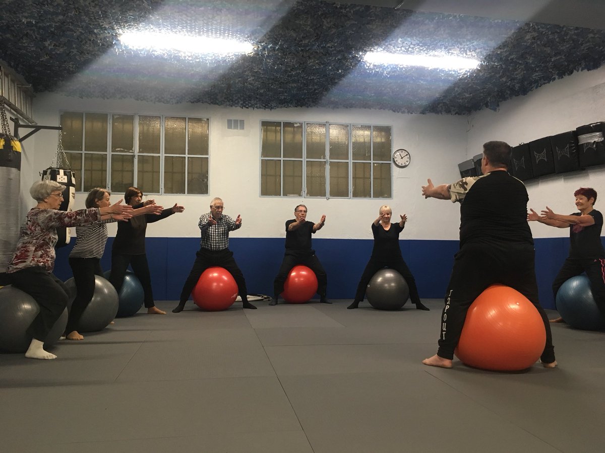 SenMarseille10's tweet image. Les #resolutions2020 sont prises aux @senioriales de Marseille St loup !  Le #sport 🏋️‍♀️🤸🏻‍♂️ c’est la #santé Tous seniors, tous champions. Avec SKMS Academy.