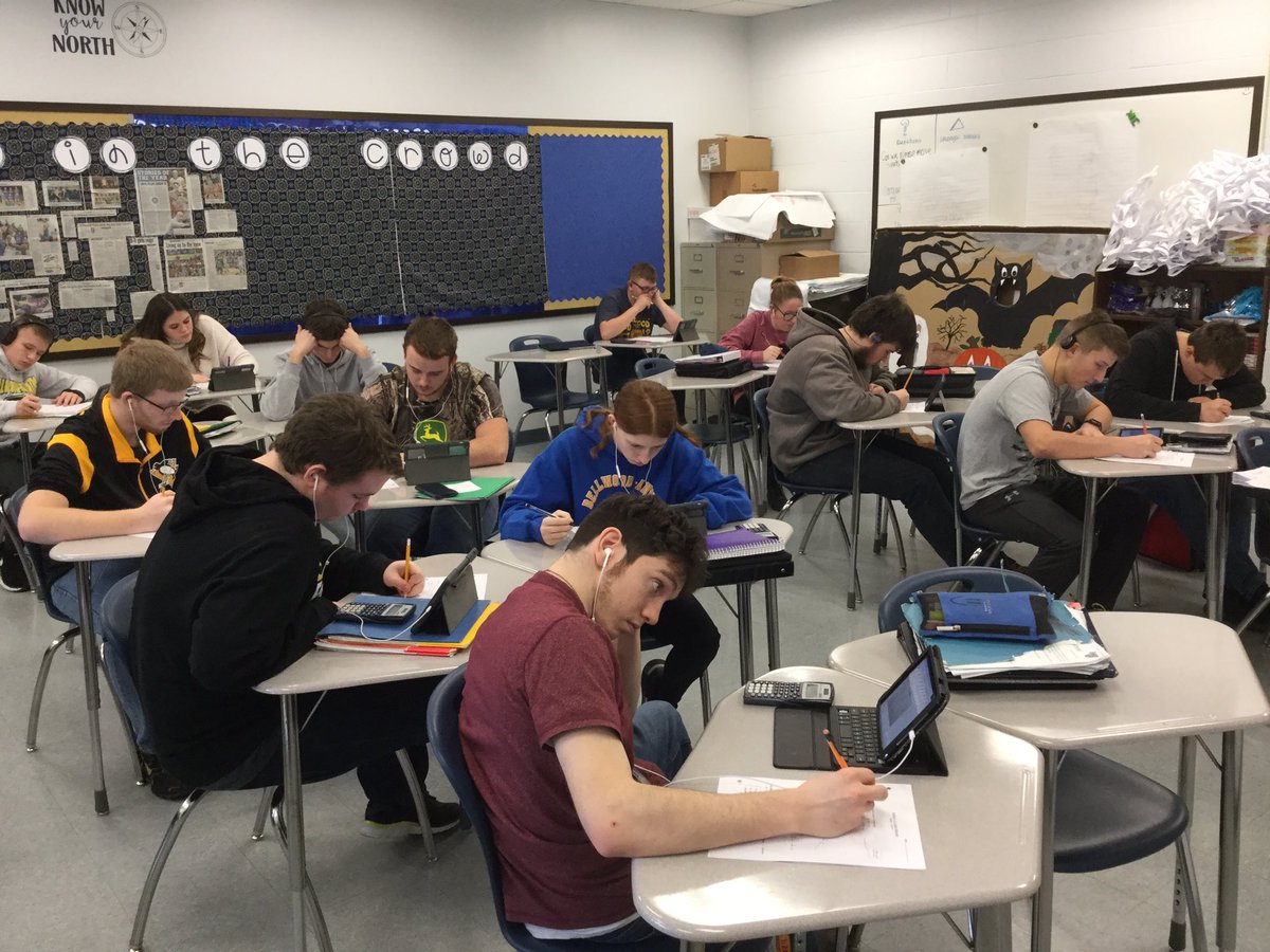 StinsonAli's tweet photo. First day of blended learning in GTA (Geometry, Trig and Algebra). Excited to use this model with this awesome group of students! @Kareemfarah23 @modernclassproj @edutech20 #mathisrad(ical) https://t.co/u3tSK9KXqw