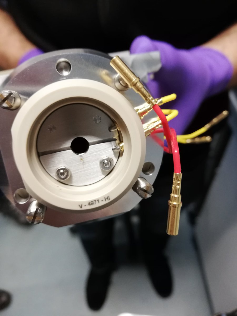 LBrachtvogel's tweet photo. Cleaning of our quadrupole was absolutely necessary 👌 Q Exactive Plus Mass Spec 😍 #MSVision #MassSpec #Proteomics https://t.co/8Q4S2VyZEl