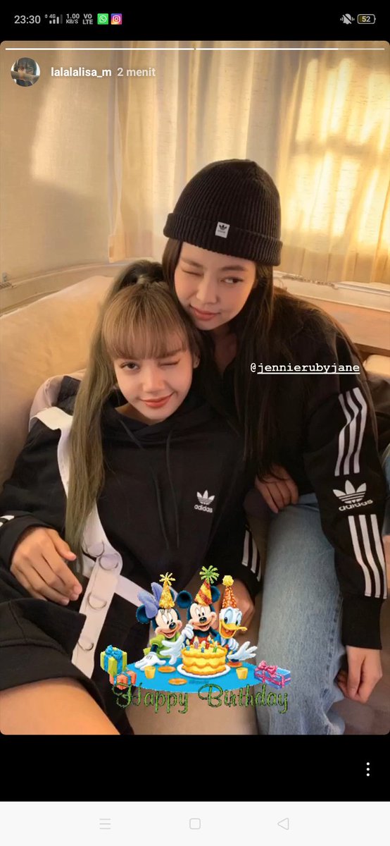 aayam__'s tweet photo. poopoo socute 😍🌈#AngelJennieDay https://t.co/4McJEndZQc