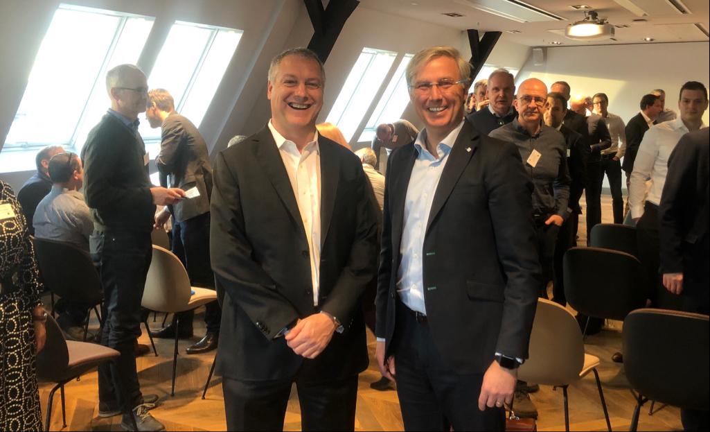 uniper_energy's tweet photo. Our #AssetOperations team is exploring options for a #emissions-free energy production of the future!
Today they discussed the importance of actively managing the evolution of the #energysector together with our #CEO A. Schierenbeck, who is used to driving transformation. https://t.co/Xj74fVgFVF