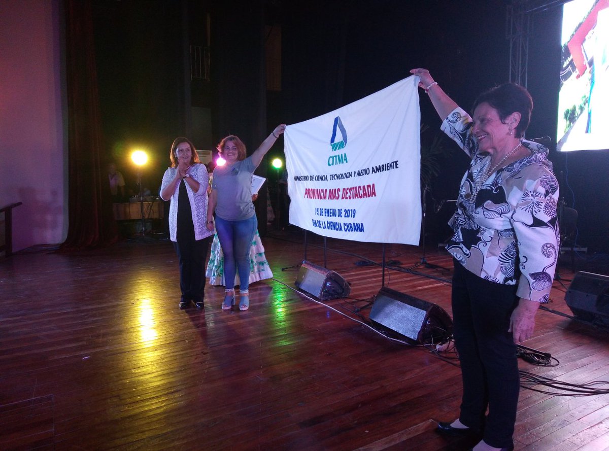 Los Villaclareños reciben la Bandera de Vanguardia Nacional en el Día de la #CienciaCubana #SomosCuba #VamosPorMas  
<a href="/radiocmhw/">CMHW La Reina Radial del Centro</a> <a href="/TLcubanacan/">Telecubanacán</a> <a href="/cubadebatecu/">Cubadebate</a>