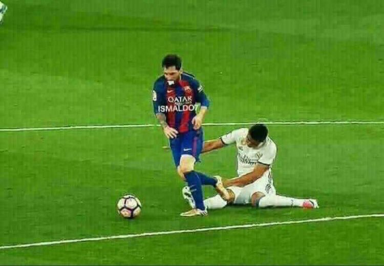 TheSparrow21's tweet photo. @_Rdx0 @FCBW_A7 🤣🤣 https://t.co/725rmJdnhQ