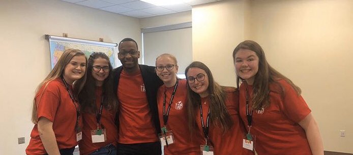 CHS_TAM's tweet photo. Our TAM seniors with the wonderful @rhwarrenjr, thank you for speaking to us with words of encouragement. #dotheTAMthing https://t.co/m136Gze3ie