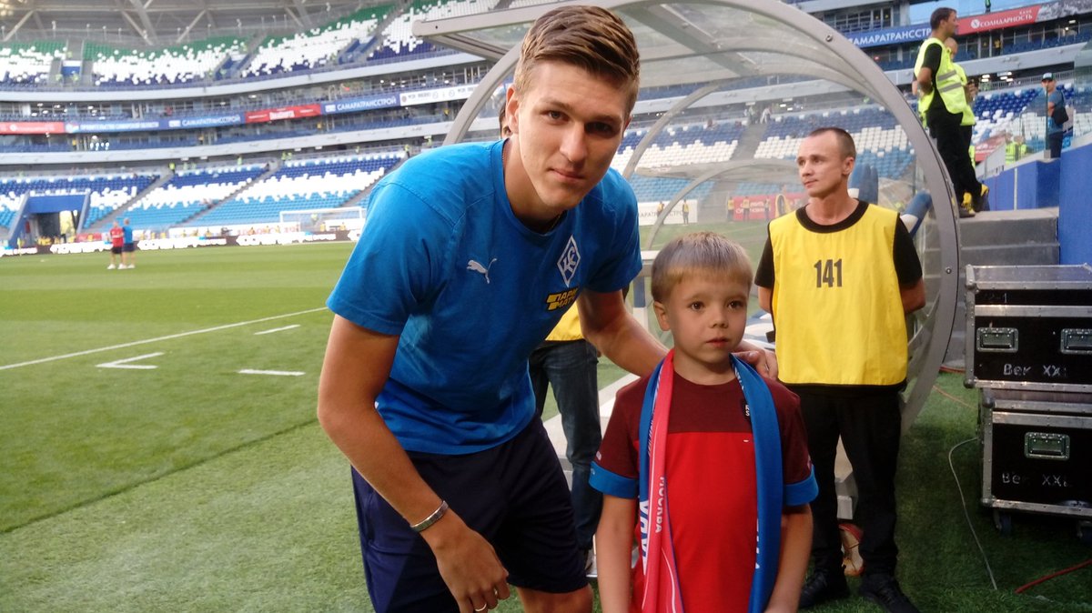 Tulgaeva's tweet photo. Соболев @fckssamara согласовал контракт с @pfc_cska Получила резонный вопрос - почему лучшие уезжают?  Думаю,  как обьяснить... https://t.co/MsP4iaL2MO