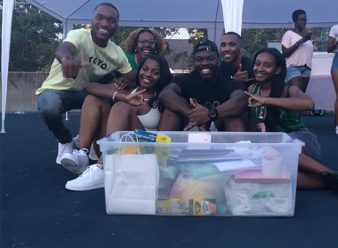 NuMuAlphas06's tweet photo. Happy Founders Day to the Home Team 😌💕💚 https://t.co/vqwFss7PKC