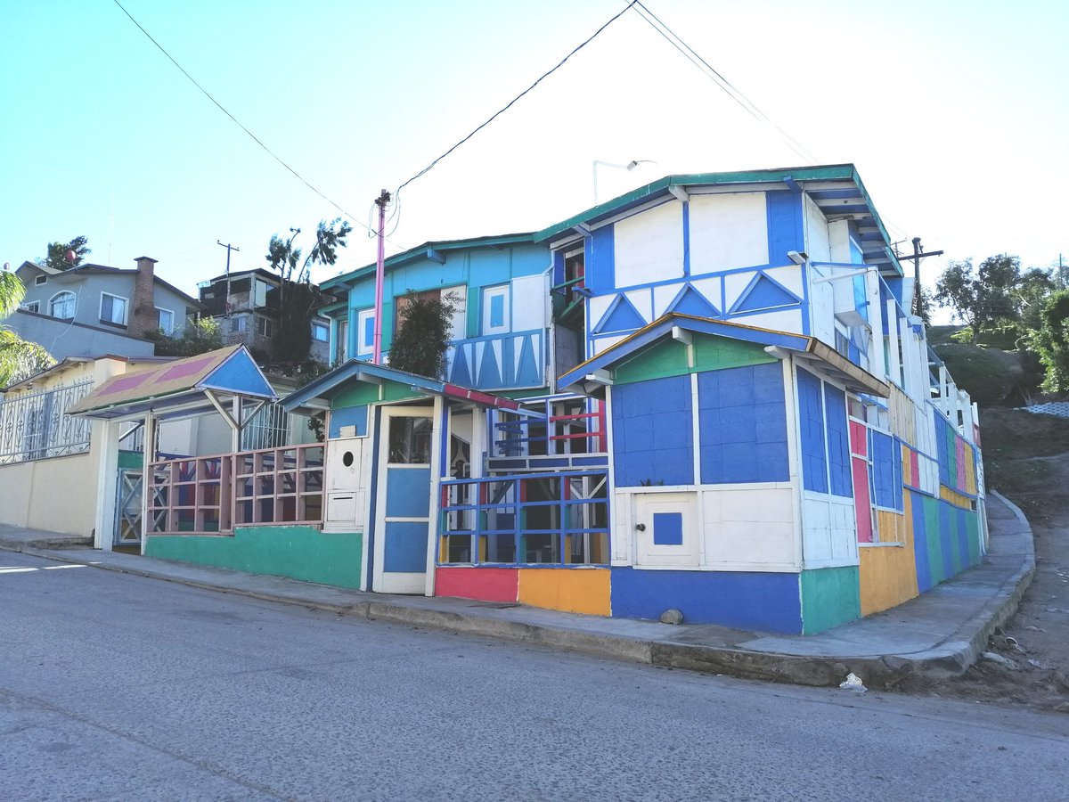 JoseibarraBC's tweet photo. Don Germán irradia positivismo y ternura a través de su #CasaDeColores en la colonia Sánchez Taboada de #Tijuana...hoy su historia en la serie #MásQueUnaCasa en el #Facebook de @frontera #SiempreEnLaNoticia https://t.co/jNb3IaQ3Iw