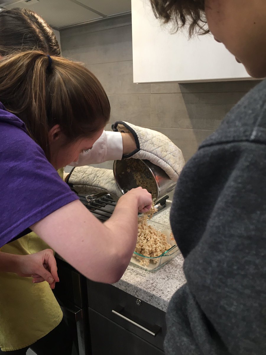 mrs_eschman's tweet photo. Culinary 1: Rice Krispie Treats.#werclc #d155inspire #clc_ICW  #teamwork https://t.co/KBSTg1MFiM