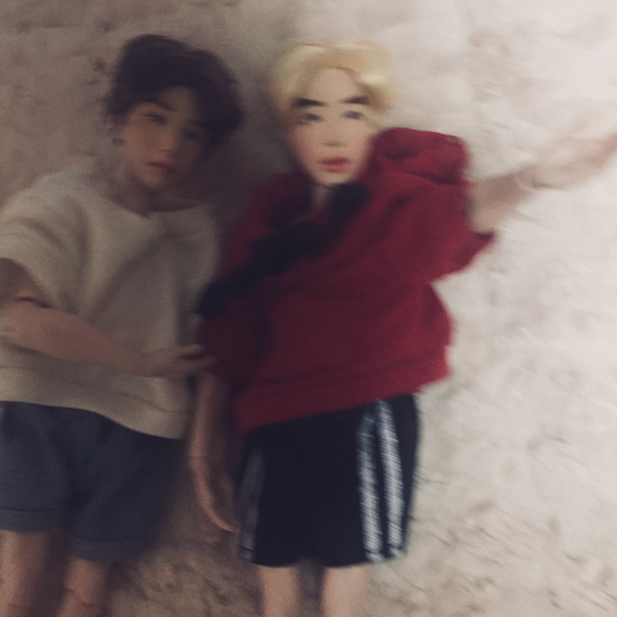 Mattel_Yoon's tweet photo. 이젠 낮과 밤이 완전히 바뀐 것 같은데..
형태를 알아볼 수 없는 형라인 💦💦

#윤몽이네 
#미완성 #형라인
#BTS #Mattl #진 #슈가 https://t.co/3MhYOvZyz4