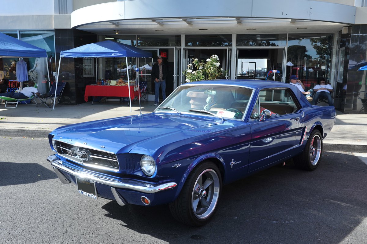Cal_Mustang's tweet image. #waybackwednesday to this amazing 1965 Mustang Coupe that we took pictures of at the Cruisin for Roses car show. 1964-04 Mustang parts and accessories are now available at classicindustries.com/mustang
Be sure to DM us photos of you and your #Mustang for a chance to be featured.