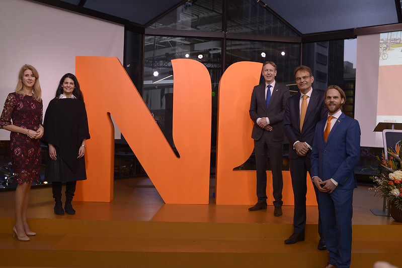 NLintheUSA's tweet photo. Are you doing business in Los Angeles?
Connect with our new Netherlands Business Support Office ➡️ https://t.co/OCPKnJvL8w
#NLinLA🇺🇸🇳🇱 https://t.co/bJKyO1KwCP