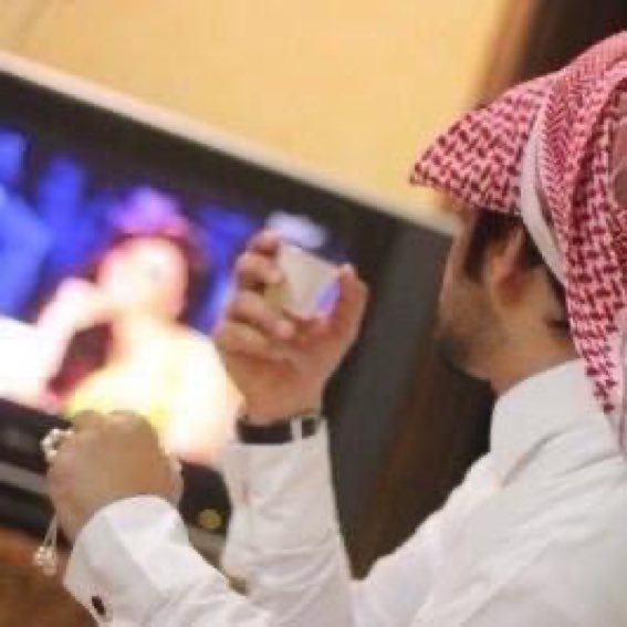 مايضيق الحر من حكي السقيم  
وشرهة العاقل على الجاهل جهل
.
مايضيق الحر ...كود من الكريم  
لا اخلف الهقوات والمطلب سهل