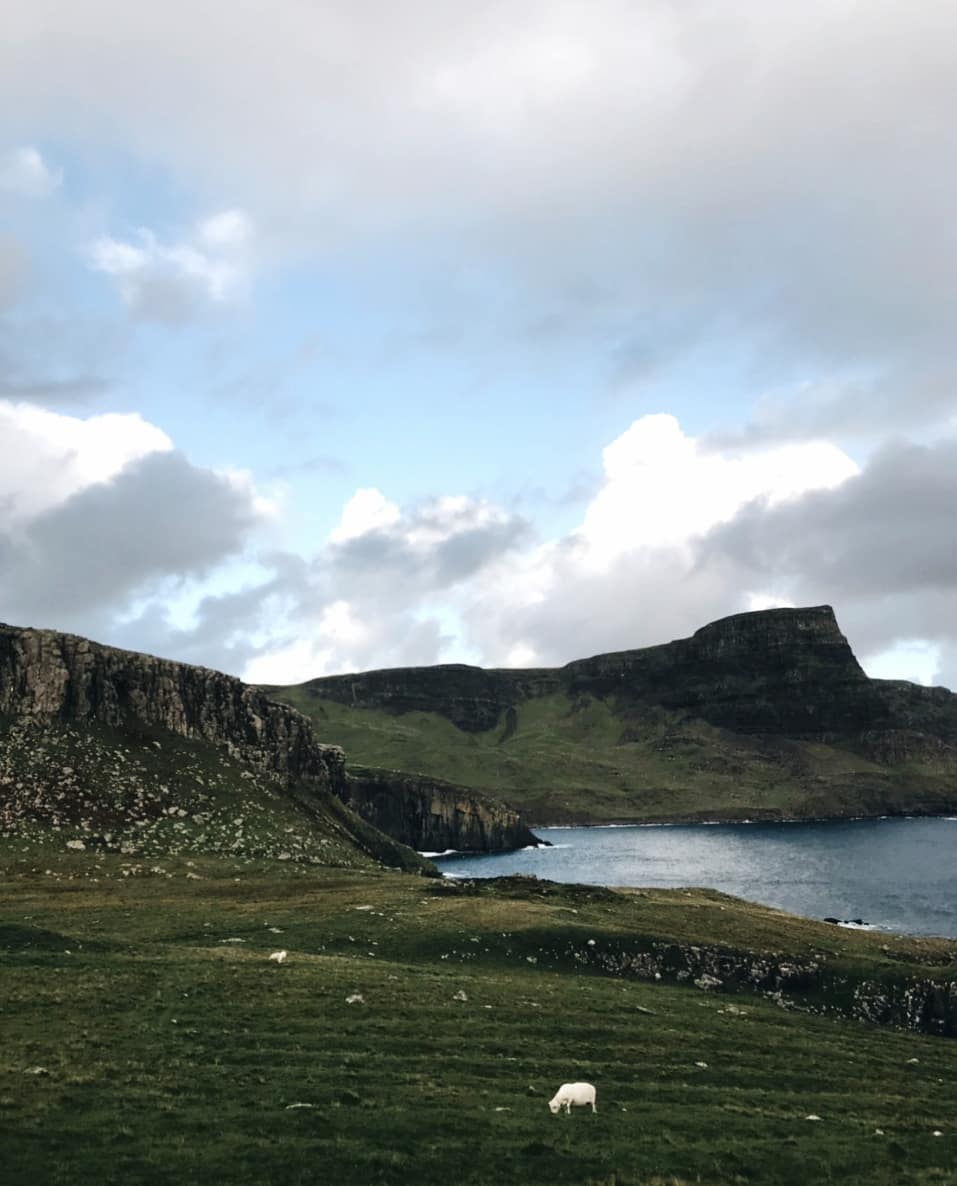 f_farfaraway's tweet photo. There is nothing like a roadtrip in Scotland https://t.co/1AJLcuwT7w