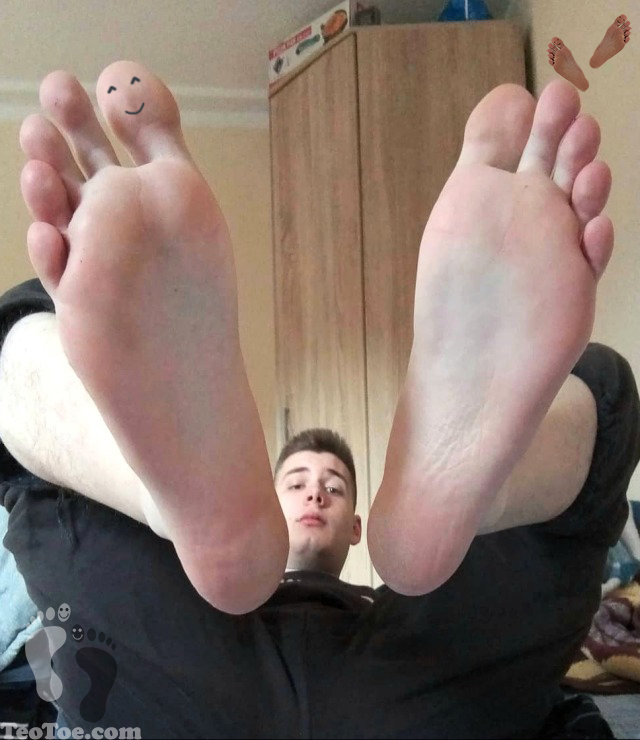 Feetonme. Boys feet telegram. Boys feet tg. Стопы мальчика. Феет кид.
