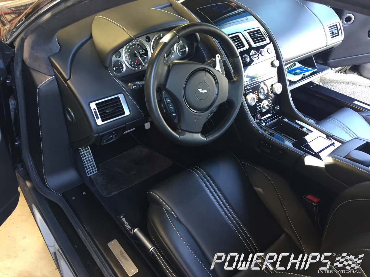 Powerchips1's tweet photo. Une superbe Aston Martin Vantage S de visite à notre garage Powerchips !!! 😎 
Un V8 qui n'est pas là pour faire de la figuration… avec un bloc moteur de 4.7 litres qui développe 436 ch !
#astonmartin #vantage #reprogrammation #chiptuning #reprog #Ethanol #E85  #powerchips https://t.co/xsERM9Qpjf