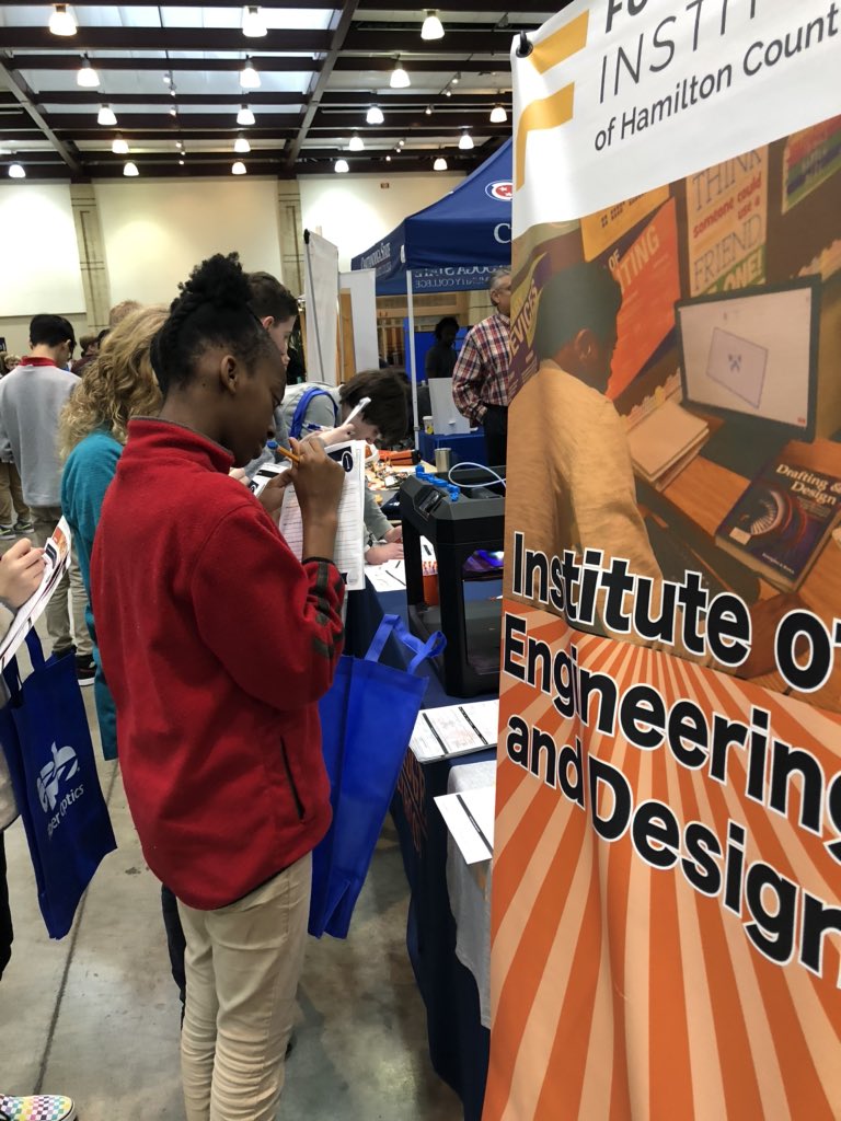 erhsEDinst's tweet photo. Our student ambassadors are doing a phenomenal job informing the 8th graders about all the exciting opportunities in our institute! @hamcoschools @HCSfutureready @PioneersRidge https://t.co/UoRlRtTbjy