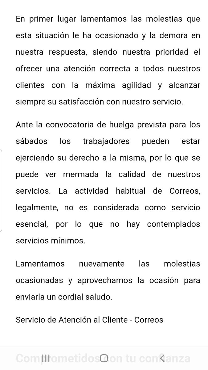 El sábado fui a correos y la chica de la oficina estaba de VACACIONES, y no sólo no pusieron sustituto, si no que,  ni siquiera cartel informando. Volví a ir el lunes y la situación seguía igual, por lo que puse una reclamación. Atención a la respuesta de <a href="/Correos/">Correos</a> #con2cojones