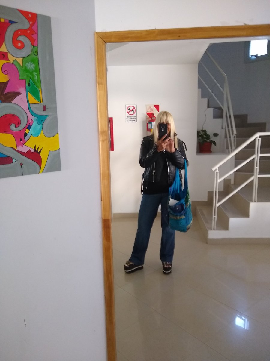 lafasolo's tweet photo. #Buenasssss
Gracias x la cura del ojeo!!!!!!!!!!!!
No sé usar la cámara
Yendo a trabajar https://t.co/EcZ9GcJCL6
