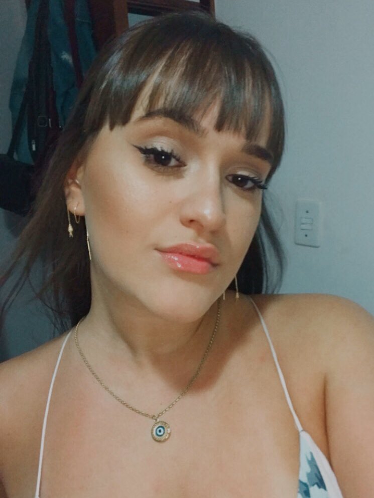 marcojr_22's tweet photo. Chegou nossa hora @lauramnegueti          Minha melhor amiga // eu // nósssss https://t.co/mxCVoddUjm