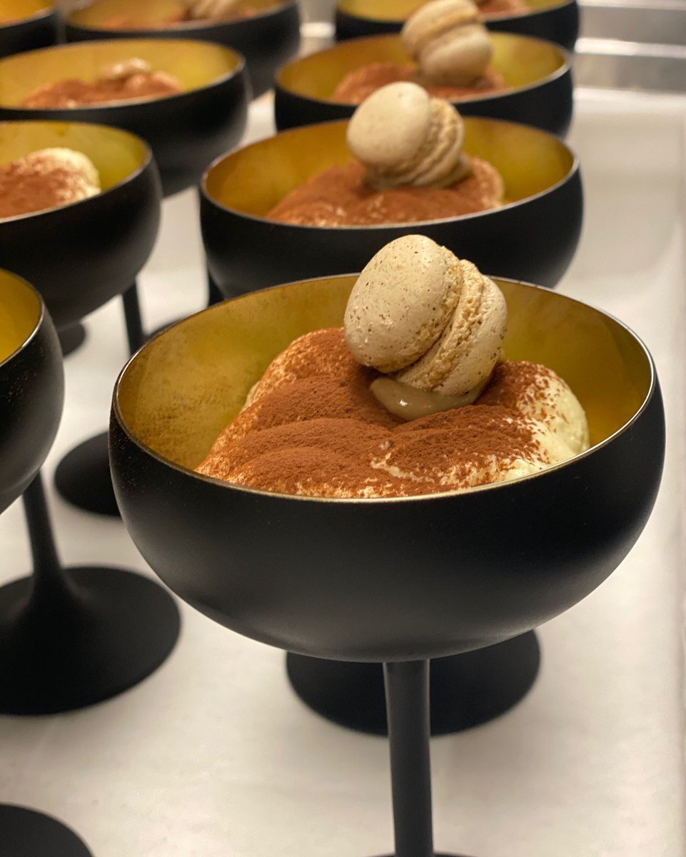 400GradiUSA's tweet photo. Fancy a little (custom) dessert? Our private event space is suitable for an array of occasions and features custom culinary creations, like these sweet treats 😋

Contact us today to learn more → https://t.co/I2l6kwA1c7 https://t.co/XagYHLF5db