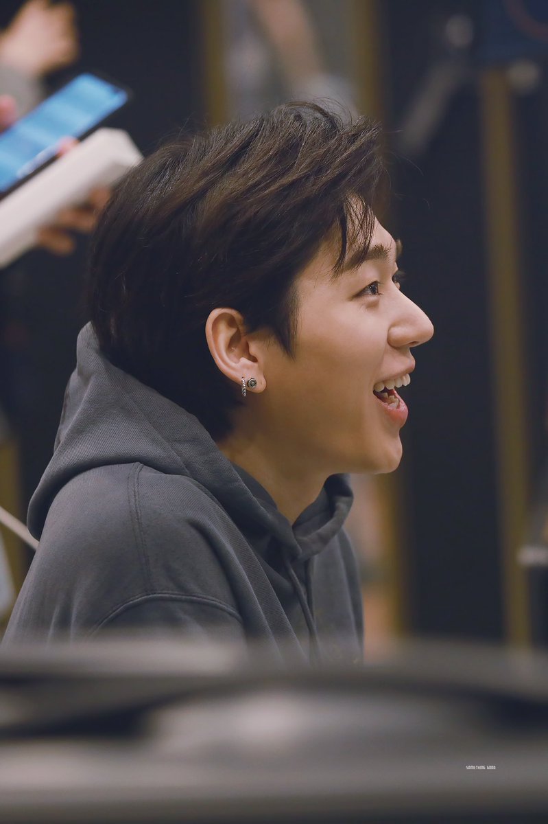 200115 볼륨을 높여요 #지코 #ZICO #우지호 <a href="/ZICO92/">ZICO</a>