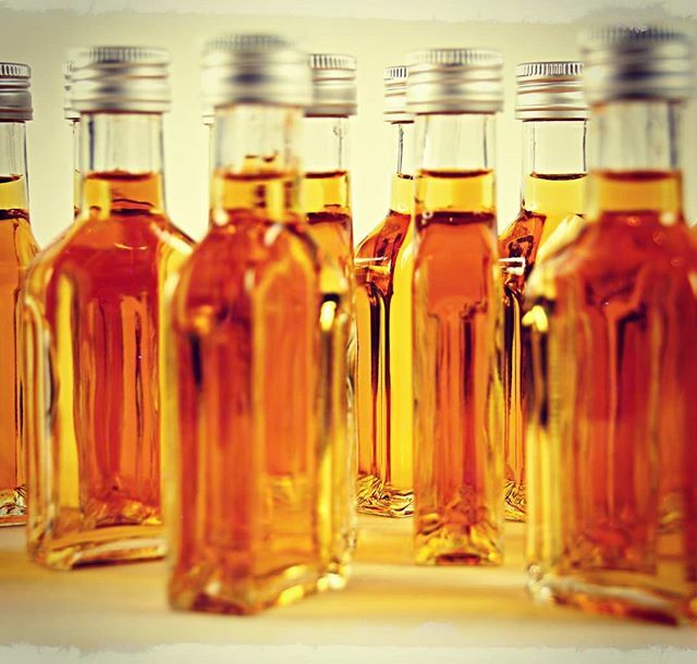 MaltSamples's tweet image. Bunch of single malt samples

The making of... 😊

#singlemaltsamples 
#makingof 
#whiskytastings 
#whiskyathome
#singlemaltsampling 
#samplebottles 
#twitter