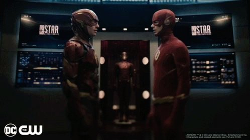 BogginoMKT's tweet photo. La cuenta de @DCComics dijo que se armó el #multiverso!! Veremos a los dos #Flash en el #crossover?? O simplemente es un hypeo tremendo 🌍🌎🌏🌍🌎🌏!! #CrisisEnTierrasInfinitas se viene con todo.... Que buen momento para ser ñoño!!! 🤓 https://t.co/zhLsIApHtE
