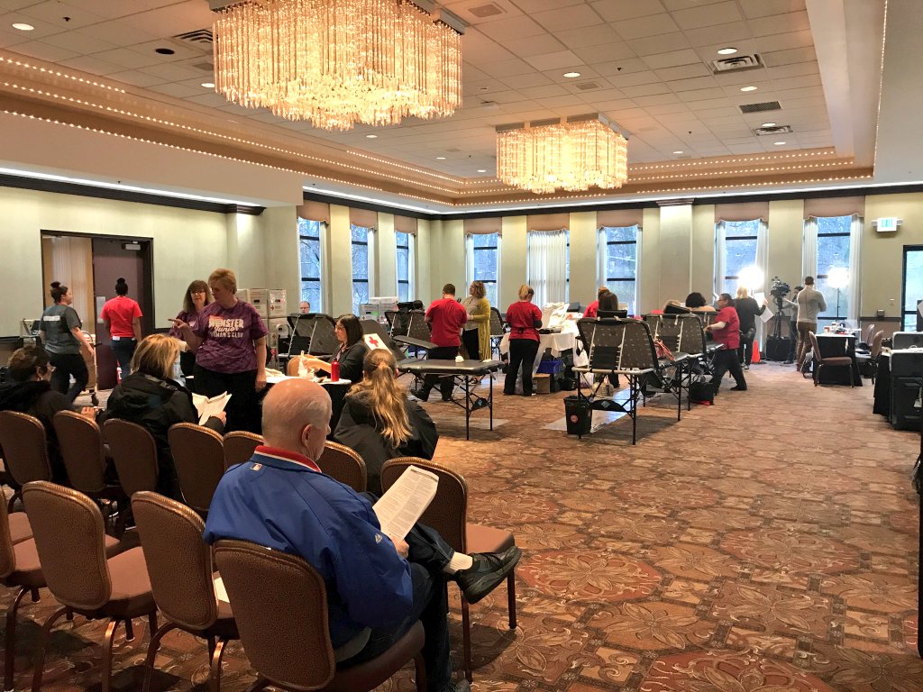 indianaRedCross's tweet photo. We're well underway! Excited to save lives in Muenster, Indiana with eager #blood donors. We're also hosting breakout sessions for hands-only #CPR. #GiveMoreLife #CPRSavesLives #INRedCross https://t.co/6KfJlqxFLH