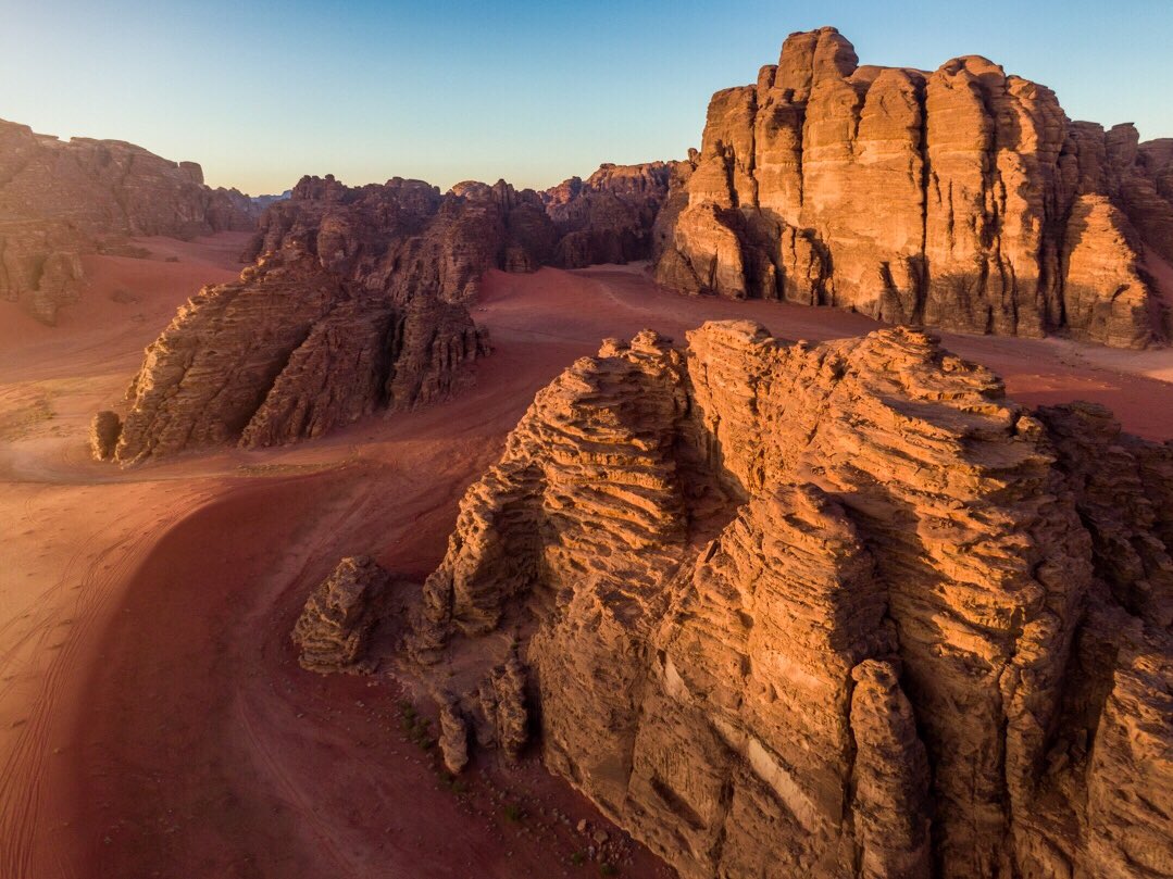 Kyle Mijlof (@kmijlof) on Twitter photo Tabuk region 🇸🇦
Kingdom of Saudi Arabia.
This was one of the many epic sunsets on my road trip around #SaudiArabia with <a href="/Jo0sef/">يوسف السديس</a> last year. Tabuk region 🇸🇦
Kingdom of Saudi Arabia.
This was one of the many epic sunsets on my road trip around #SaudiArabia with <a href="/Jo0sef/">يوسف السديس</a> last year.