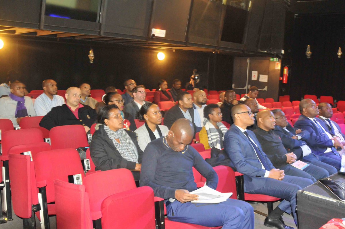 MayotteParis's tweet photo. LE SAR DE MAYOTTE À PARIS-SAM. 11 jan 2020 -Territoires &amp; Défis : la vision du Mayotte de demain »
La délégation adresse ses remerciements à toutes les personnes (étudiants, cadres, associations et personnalités) pour ce moment d’échanges particulier pour l'intérêt de Mayotte. https://t.co/QycVOPNi2z