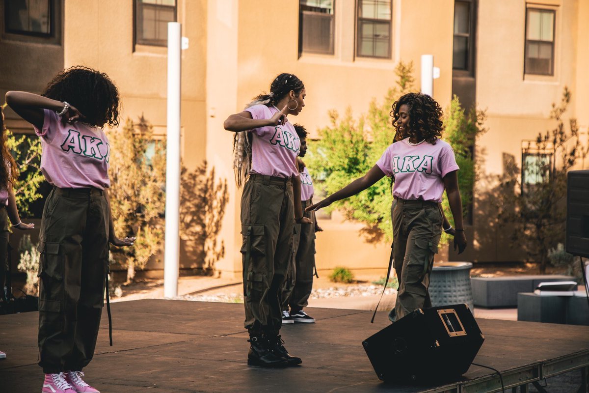 unmafro's tweet photo. Happy 112th Founders’ Day to the women of Alpha Kappa Alpha Sorority, Inc. Special shout out to @TauPhiAKA & the Iota Xi Omega Chapter 💖💚#BlackAtUNM #TauPhiAKA #NMAKAs #UNMGreeks #UNMD9 https://t.co/EkUOs9oVko