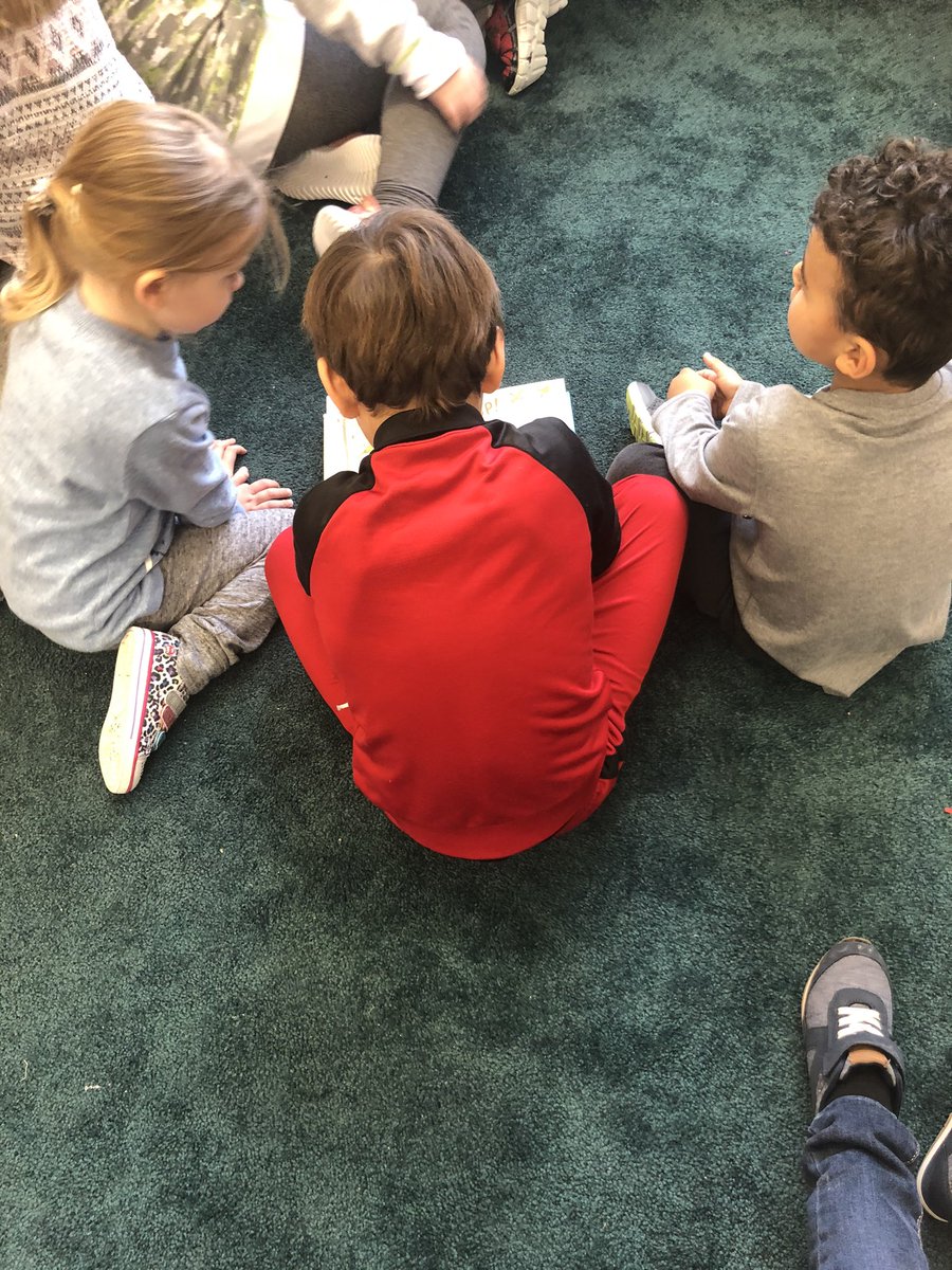 Back at it with our buds today! First visit in the new year 🙌 we loved sharing their wordless library books. Students were creating their own stories!