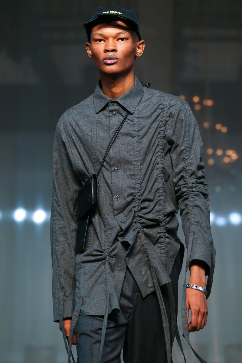 NewYorkModels's tweet image. OFF-WHITE 🌖 Grey Days at #PFWM with #JabaliSandiford walking for @offwht 🇫🇷 #NYMMMen
