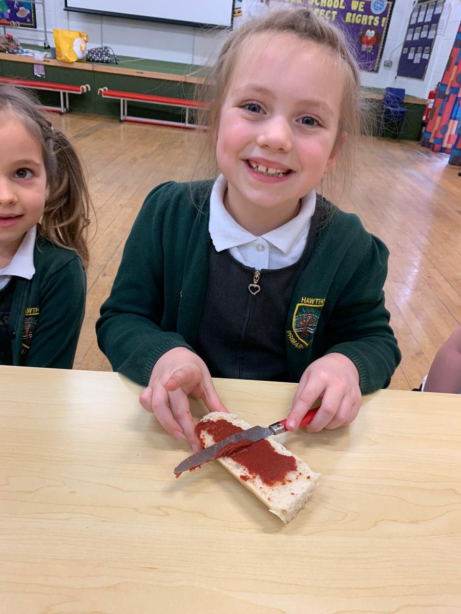 HawthornPrimary's tweet photo. In today’s #BakeOffClub we made pizzas! 🇮🇹 🍕 https://t.co/80Swli5TX3