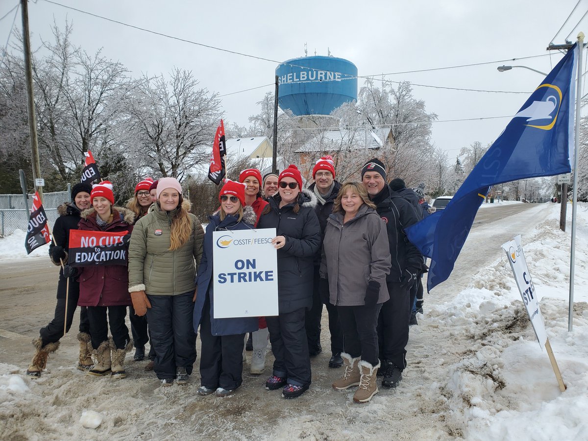 d18teachers's tweet photo. More pictures of #OSSTF members from today's job action. #WeAreOSSTF https://t.co/HLWh0CY07Y