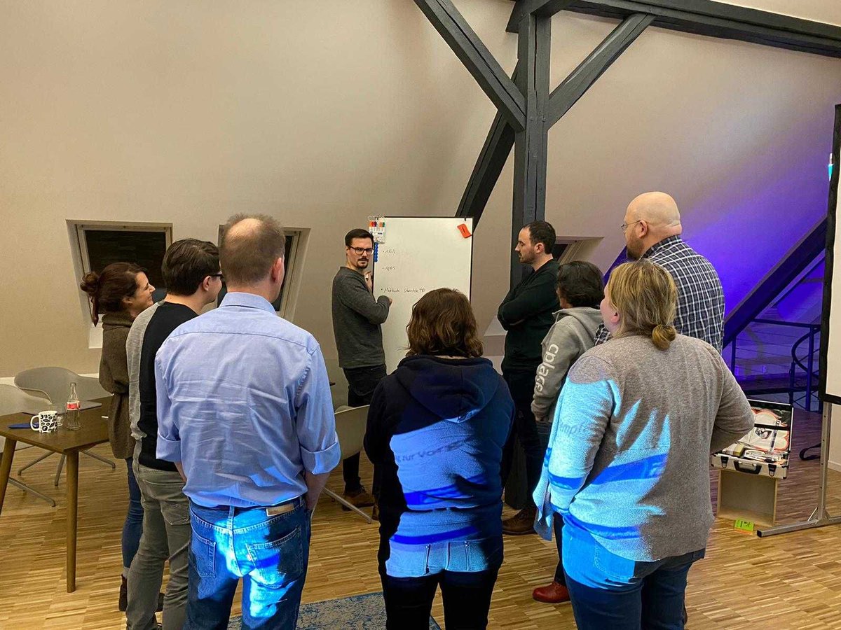 HohnRicarda's tweet photo. Retrospective and knowledge exchange meet teambuilding and networking at our #Consulting Days in Hanover. We are excited to start into a new decade and look forward to new events, challenges and highlights in 2020. #bestteam https://t.co/i29SW03FQd
