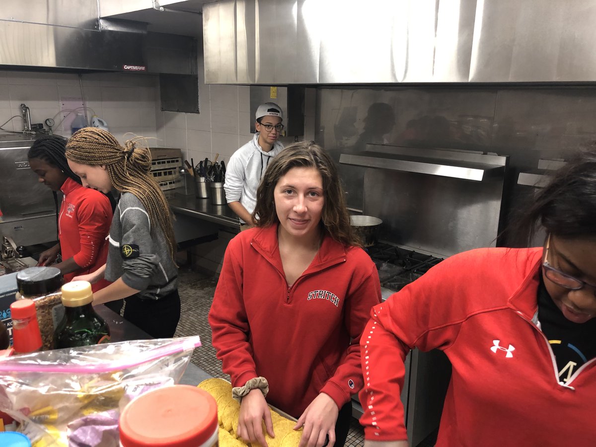 stritchu's tweet photo. The @StritchWolves women's basketball team recently visited the Milwaukee Women's Center and prepared meals for clients. Head coach John Pfaffl and the student-athletes bring our Franciscan Values to life through their community service. #StritchLife #StritchPride https://t.co/IXYZcvZOmC