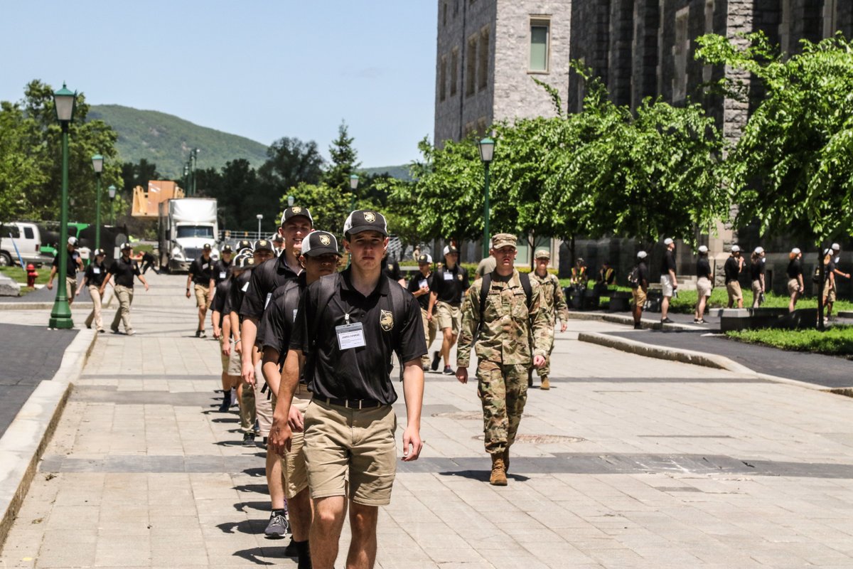 WestPoint_USMA's tweet photo. Are you a high school junior interested in the Summer Leaders Experience here at #WestPoint?

The application portal is now available and will remain open until March 15.

Click the link for more information. @USMA_Admissions

https://t.co/oMUJmPOOlL https://t.co/XjFI4ReG7S