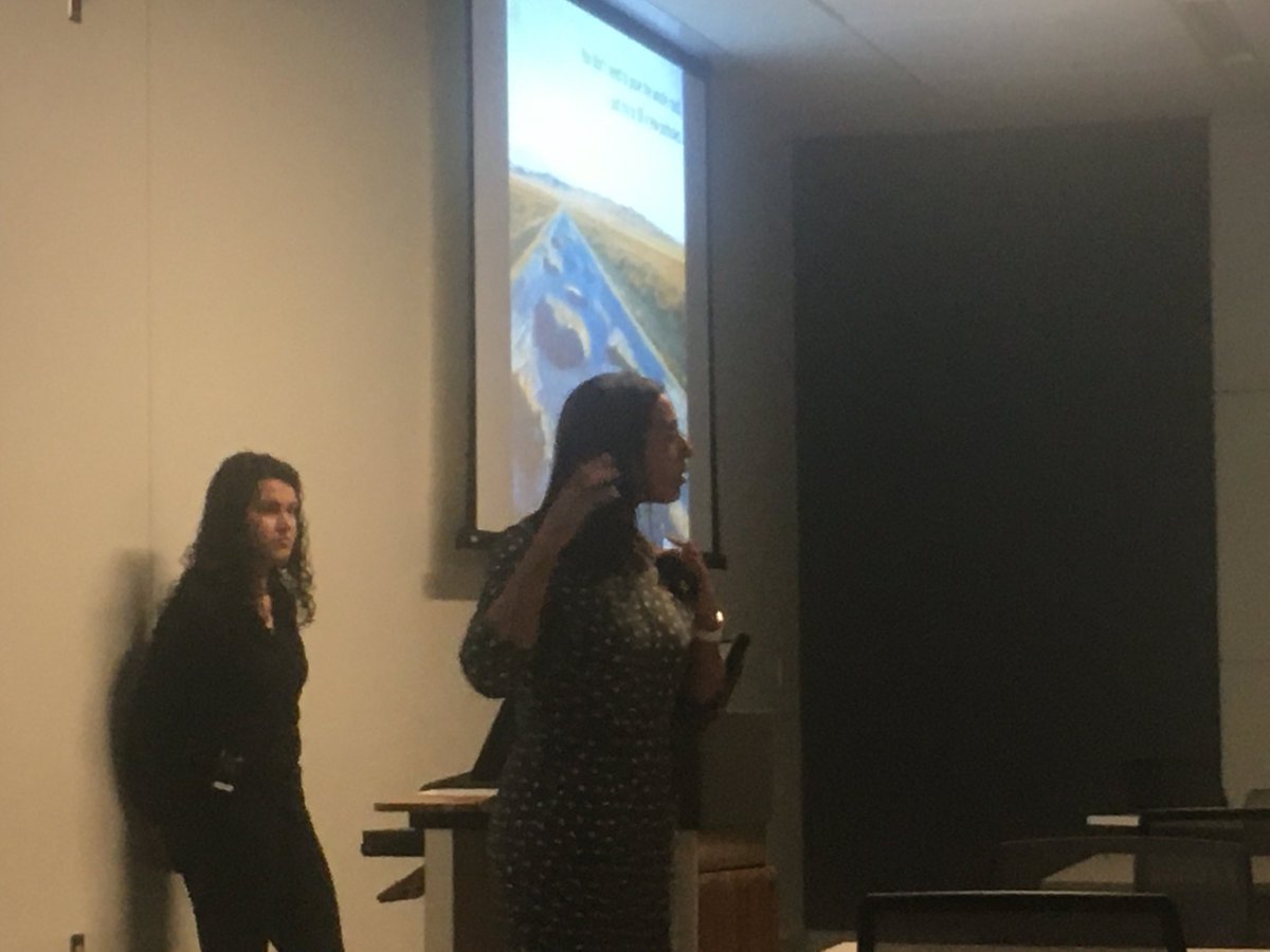 hur2buzy's tweet photo. Excited to learn about MicroTeaching from ⁦@MedEdMomma⁩ from ⁦@NCHforDocs⁩ at the #osufame teaching series https://t.co/Evv5qA4hni