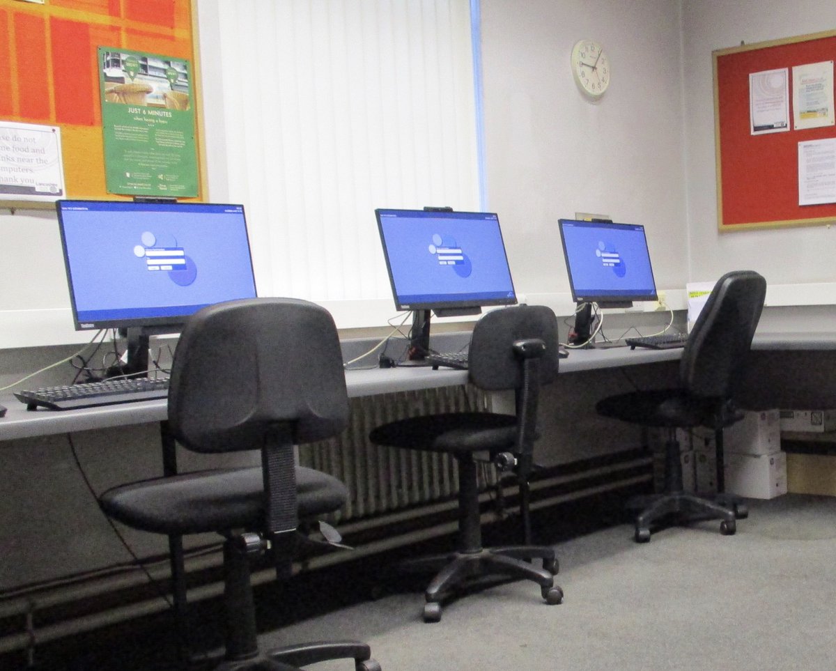 LancsLibraries's tweet image. Our new Windows 10 free public PCs are ready and waiting for you at #PadihamLibrary #digitalinclusion #Burnley #Padiham