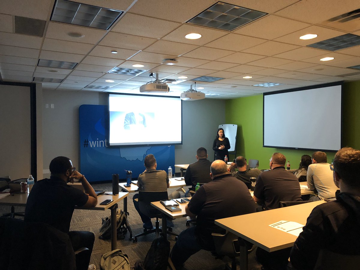 Breaking down the basics with @Leeuhhh_Que  @IHXHUFFMAN  and @krisjin_! Thanks for coming out to Columbus @Leeuhhh_Que!!! <a href="/IHXRoads/">IHXRoads</a> #ColumbusWins2020 #RRRR <a href="/OHXteamDeWitt/">Kevon DeWitt</a> <a href="/Karingarrido2/">Karin Garrido</a>