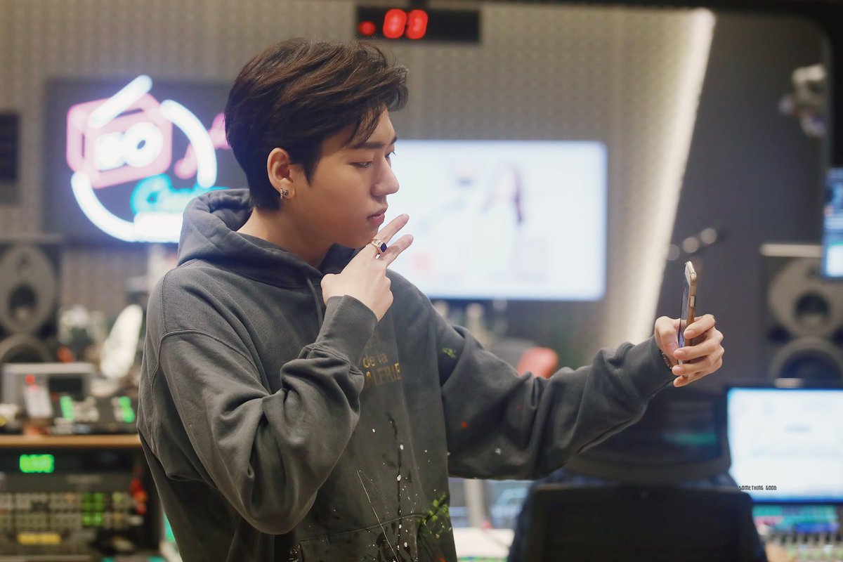 200115 볼륨을 높여요 #지코 #ZICO #우지호 <a href="/ZICO92/">ZICO</a>