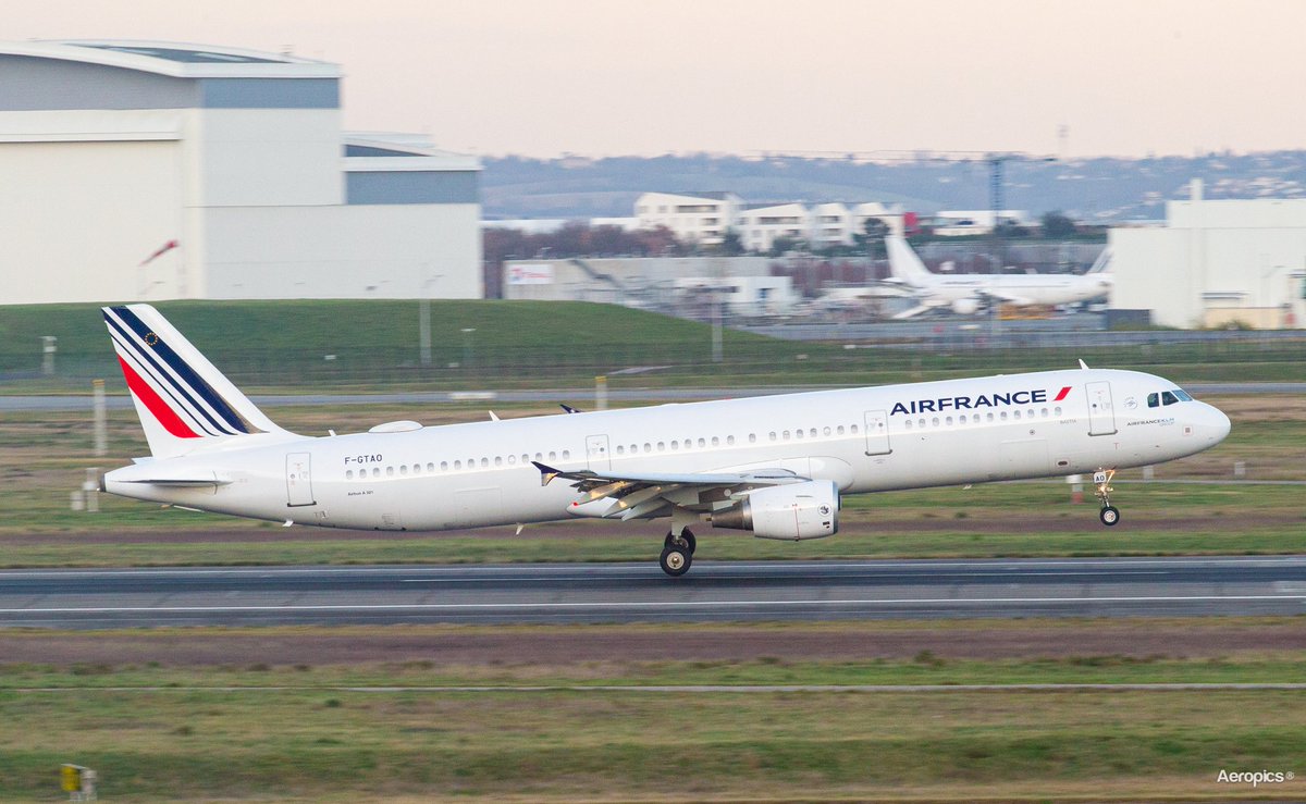 OlivierHoarau's tweet image. 🇫🇷 ✈️ #airbus #a321 of @AirFranceFR with blue  #winglets 🦐 #fgtao at @aeroport_tls ✈️
#AvGeek #airFrance #toulouse #aircraft #franceisintheair