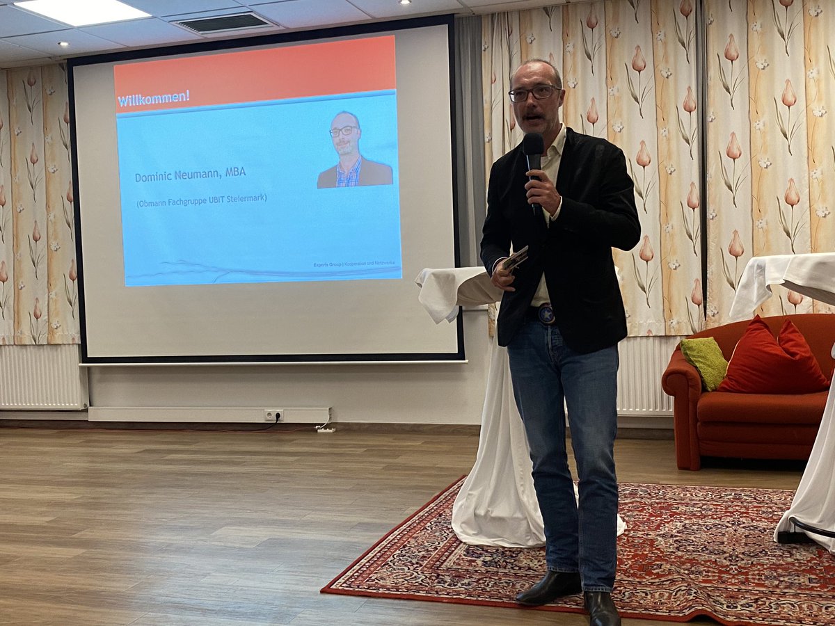 SVDerneumanN's tweet photo. Live von der 20 Jahre Feier unserer #UBIT #ExpertsGroup #KooperationundNetzwerke. Mit über 150 Gästen freue ich mich sehr über die Wertschätzung die dieser besonderen aktiven Gruppe entgegengebracht wird. https://t.co/dNHUdUZwDK