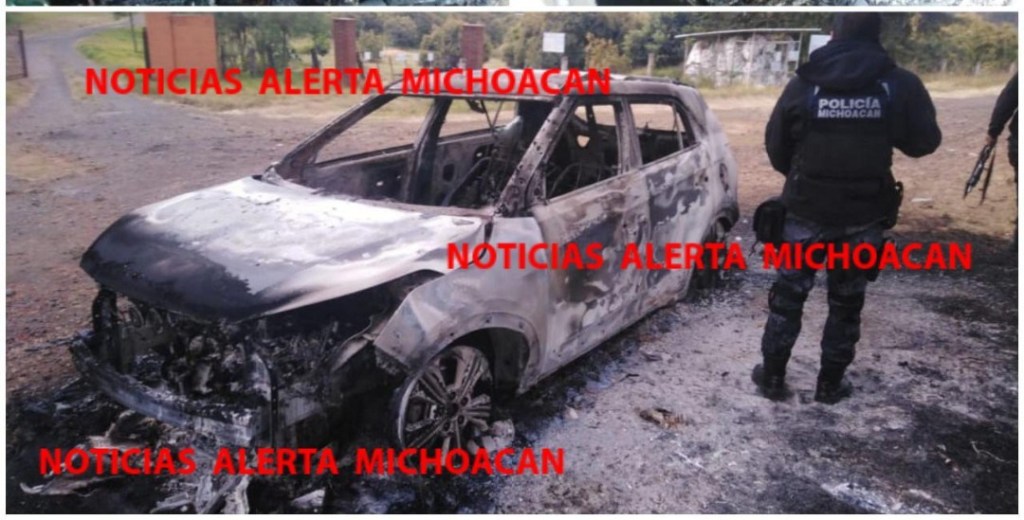AlertaMich's tweet photo. LOCALIZAN DOS CUERPOS CALCINADOS DENTRO DE UN AUTO https://t.co/dTw3owCbtK https://t.co/KYXkKyaeRf