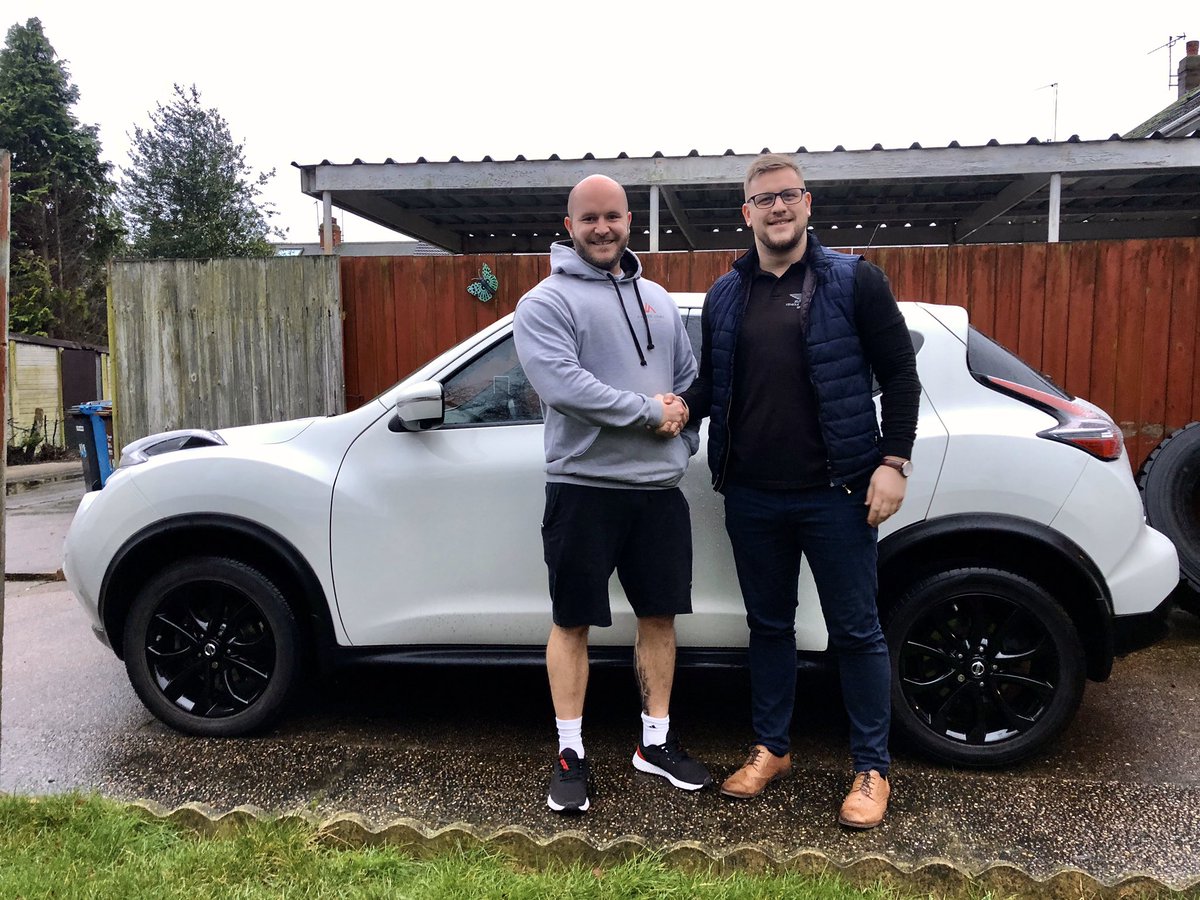 dave_tandselite's tweet photo. Happy customer Aaron with his 3rd car off me now. Thanks for using me again at @tandselitecars . Was a pleasure. Enjoy it and safe travels with your little family mate.
#TeamElite #RepeatCustom #ContinuedSupport #Nissan #JukeTekna #Review #AllAboutService https://t.co/OBKGga9zIi